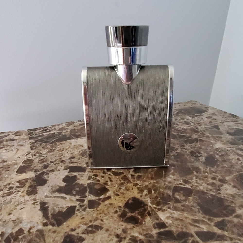 Mens versus by Giovanni bacci